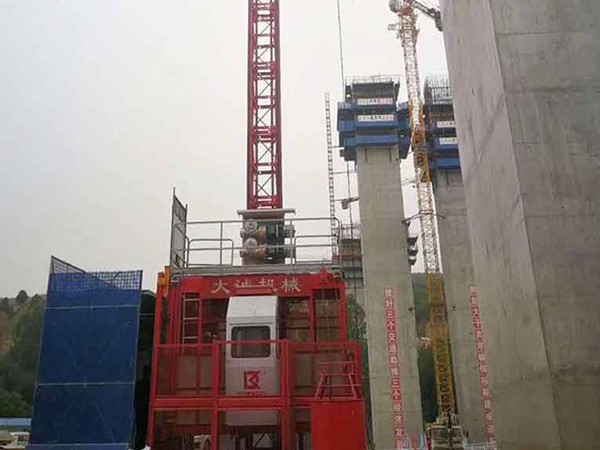 中鐵十九局集團(tuán)使用大誠(chéng)機(jī)械施工電梯、物料提升機(jī)案例