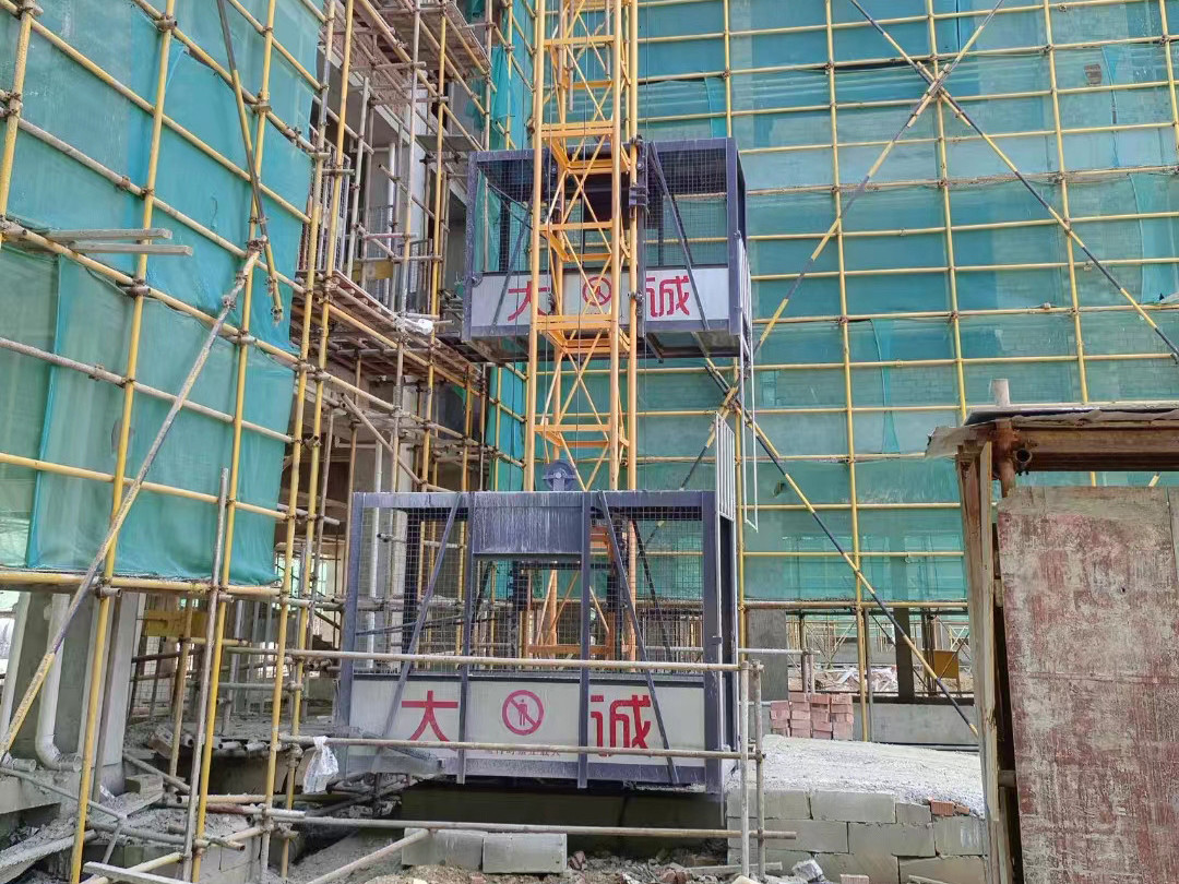 鋼絲繩物料機在建筑領(lǐng)域中有哪些具體應用案例？